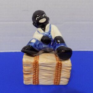 Vintage Black American Boy On Hay Stack  Salt & Pepper Shakers Made In Japan